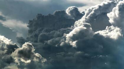 Dramatische Wolkenformation am Himmel