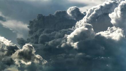 Dramatische Wolkenformation am Himmel